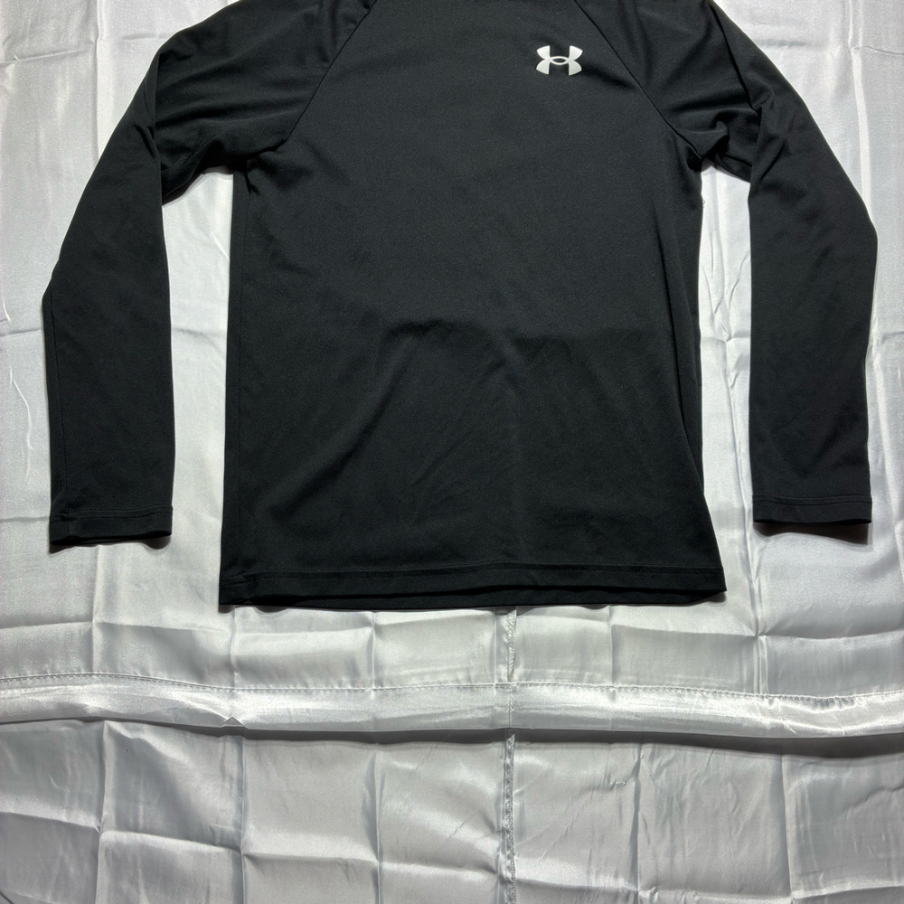 Boys Under Armour Long Sleeve Graphic Performance Tee – YMD – Black
